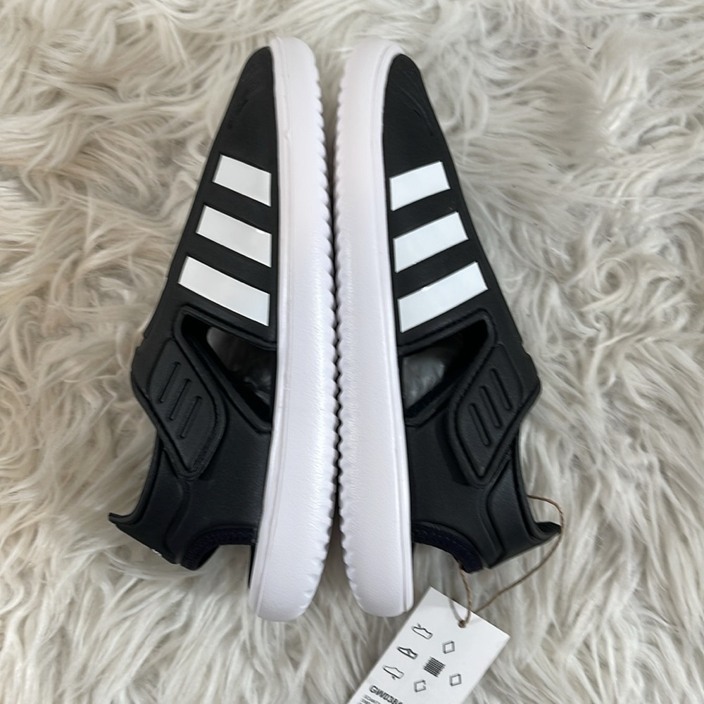 ADIDAS Closed Toe Water Sandals Velcro Black & White Kid’s Size 2 NEW UNISEX - Picture 10 of 16